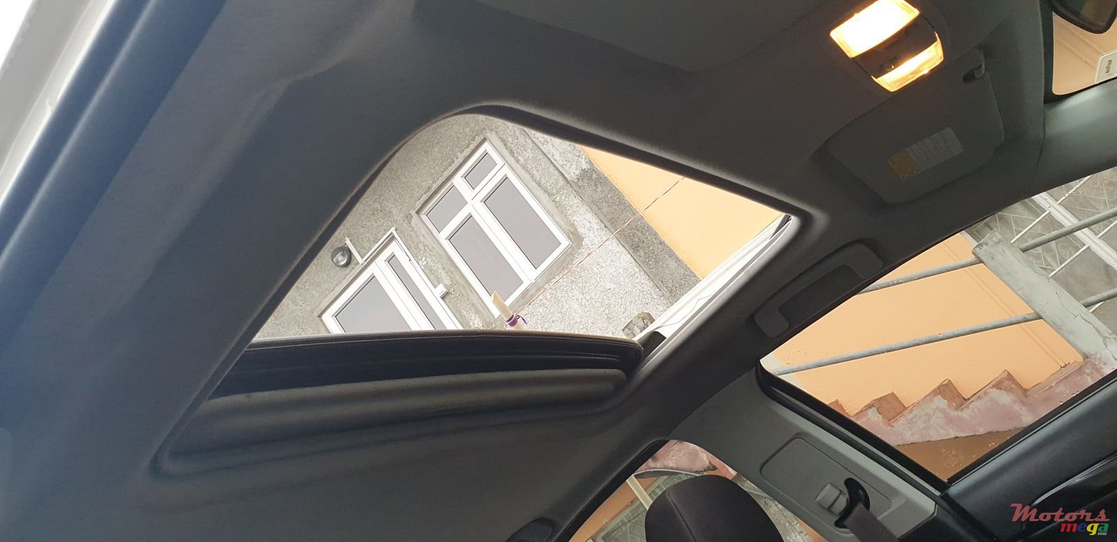 2012' Mitsubishi Lancer Ex photo #6