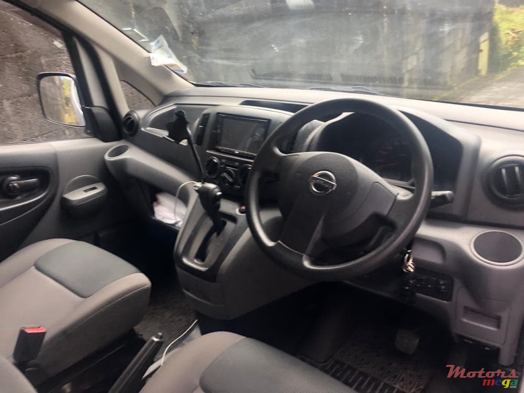 2015' Nissan NV photo #5