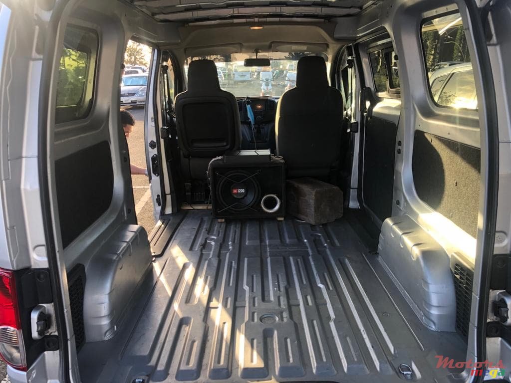 2015' Nissan NV photo #3