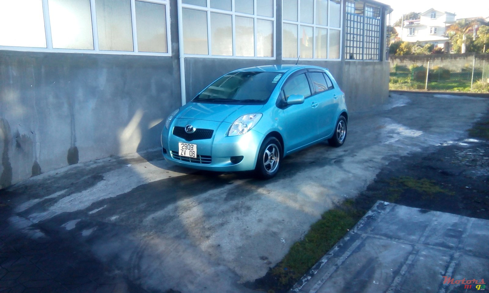 2006' Toyota Vitz Auto photo #1