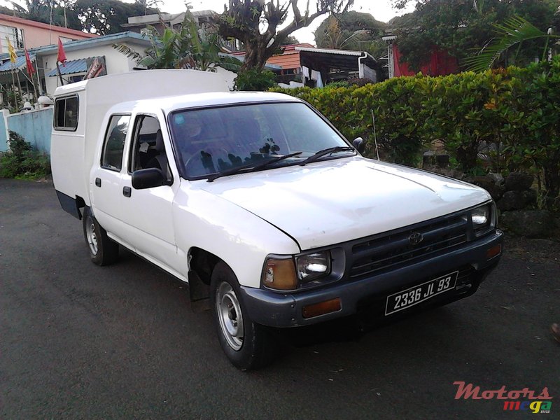 1993' Toyota Hilux photo #3