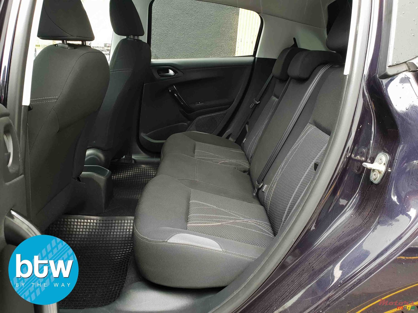 2014' Peugeot 208 photo #2