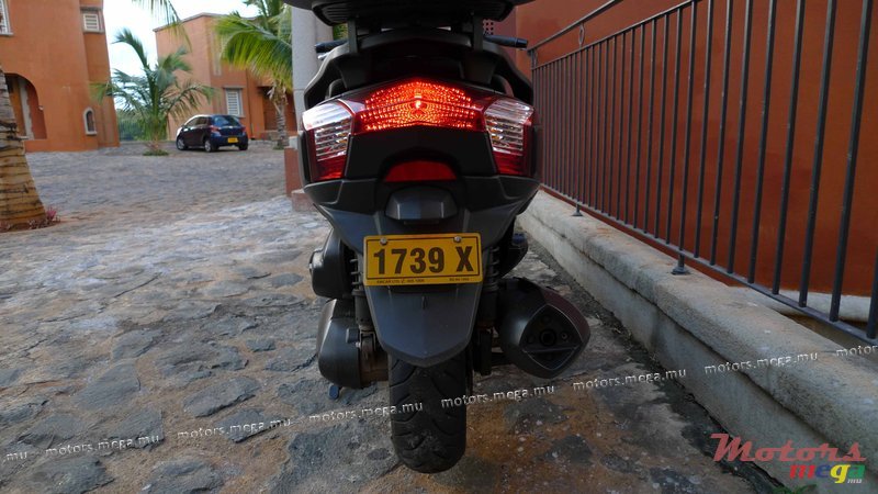2011' Kymco 300i photo #5