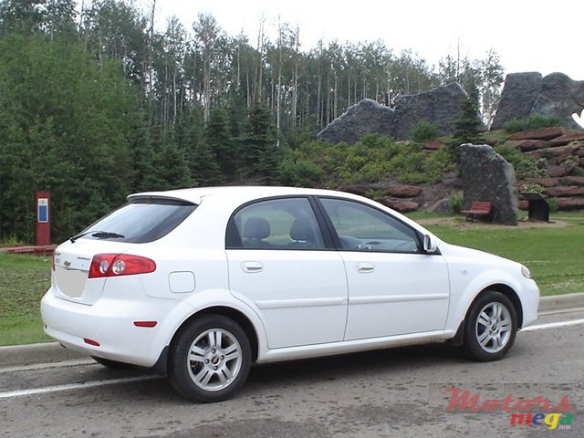 2006' Chevrolet Optra photo #2