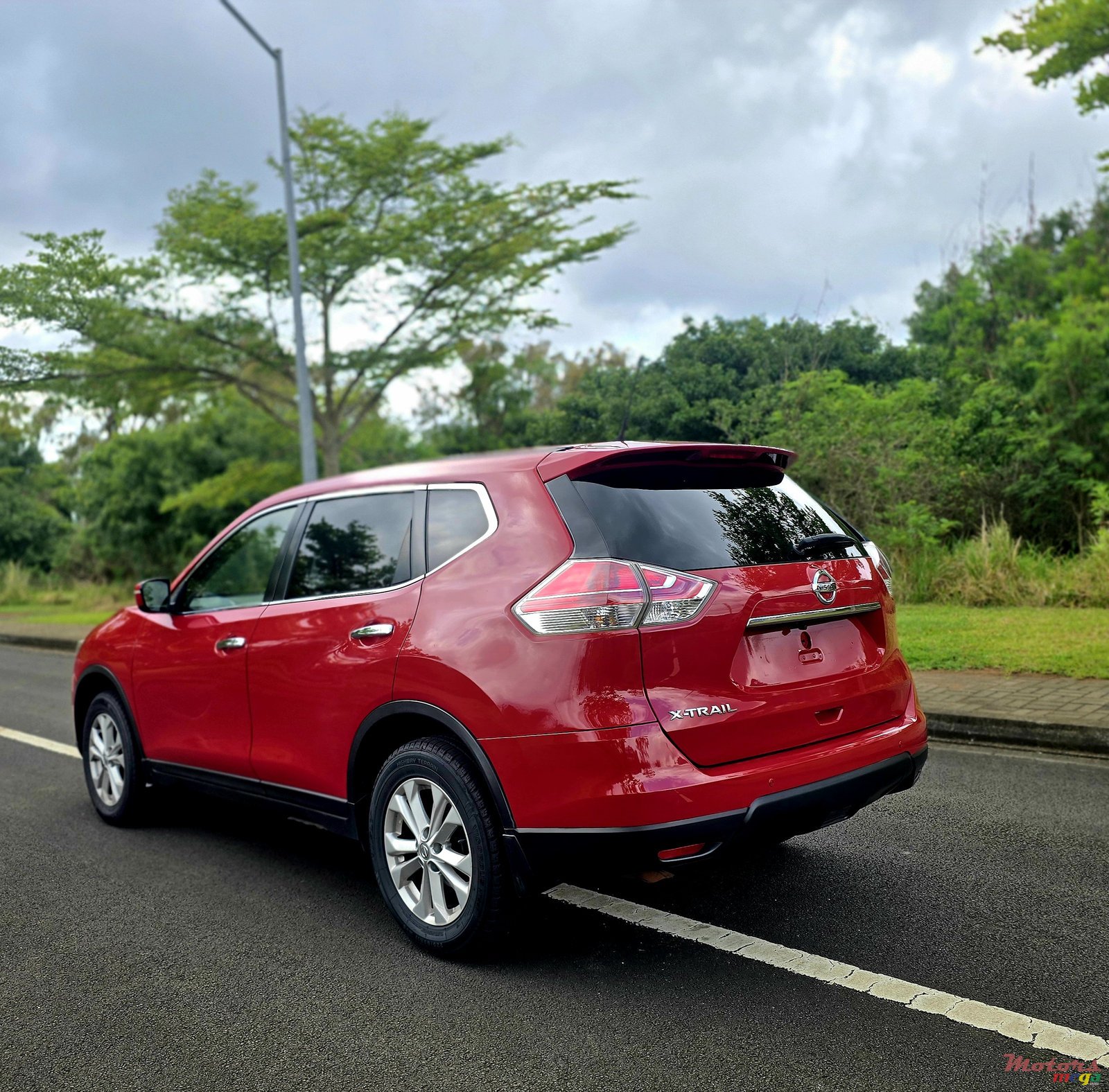 2018' Nissan X-Trail 7 seater photo #4