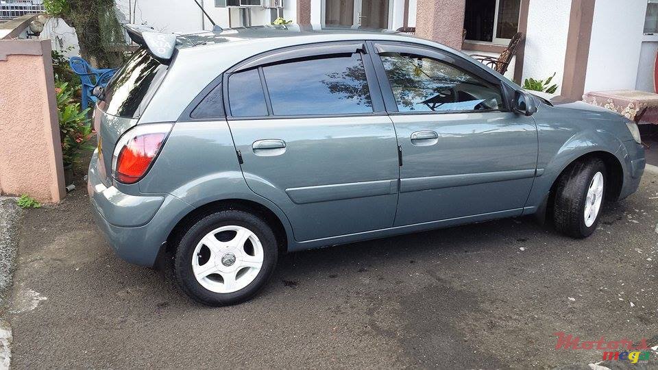 2006' Kia Rio photo #2