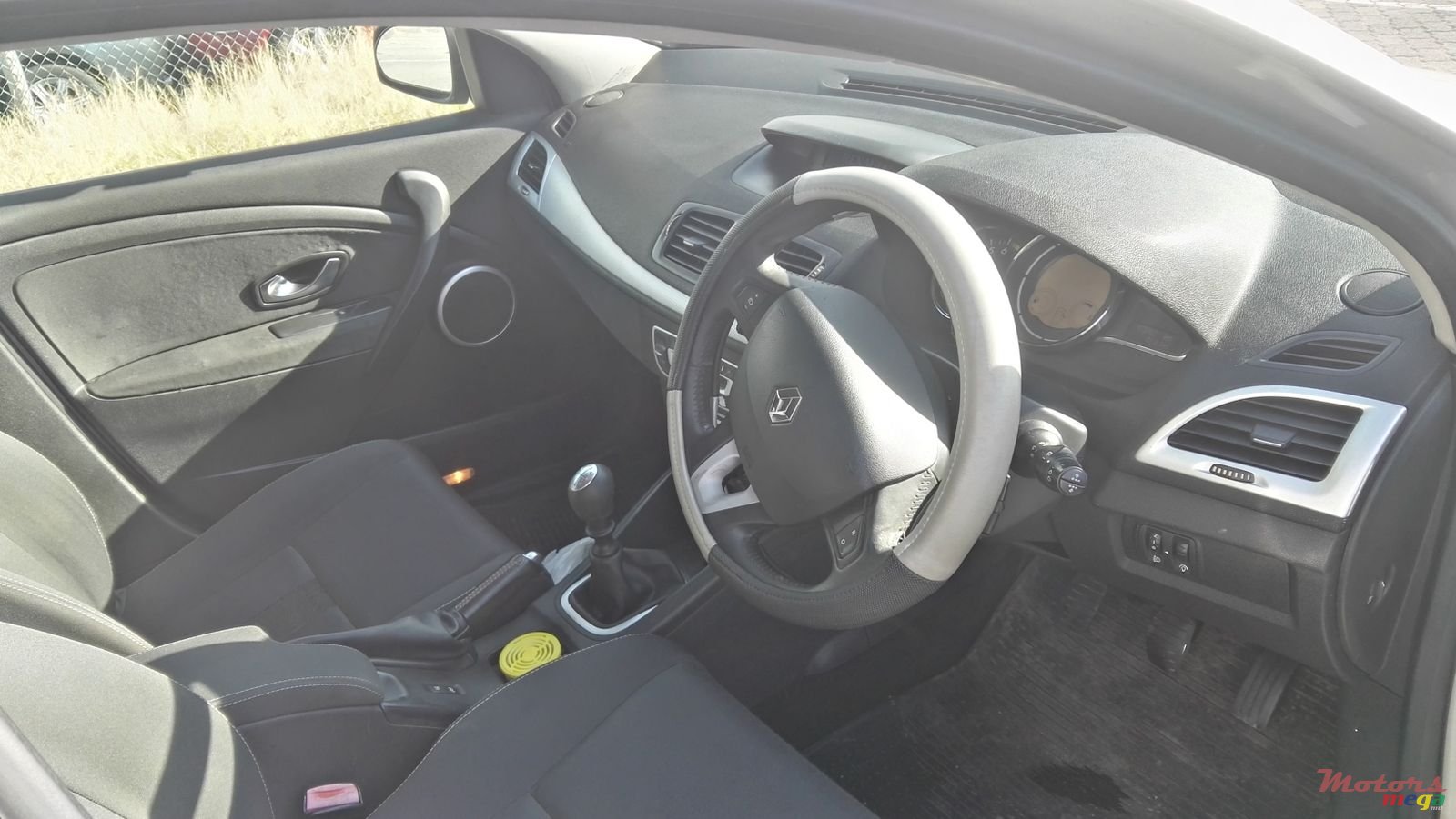 2010' Renault Megane photo #3