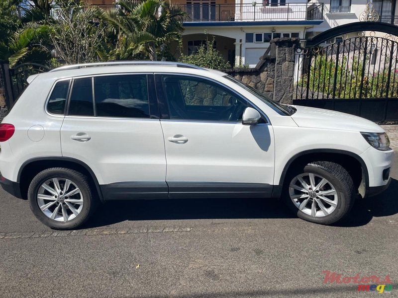 2014' Volkswagen Tiguan photo #5