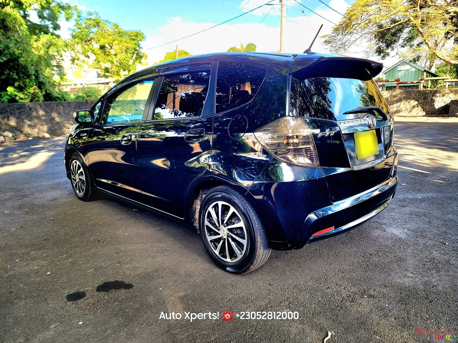 2013' Honda Fit Hybrid photo #3