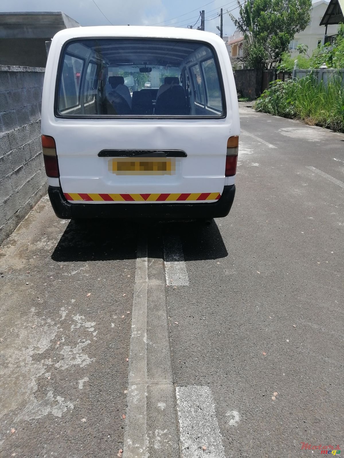 1993' Toyota HiAce photo #2