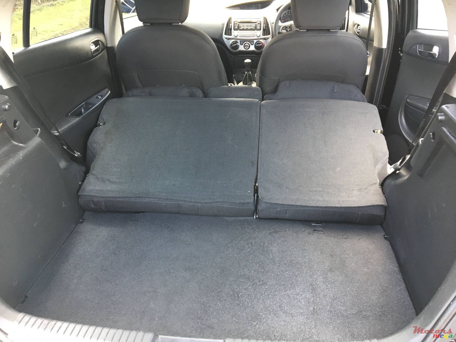 2012' Hyundai i20 photo #7