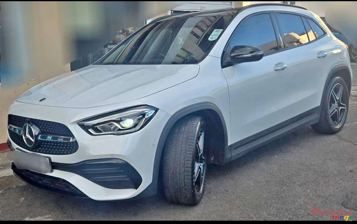2013' Mercedes-Benz A 180 photo #2