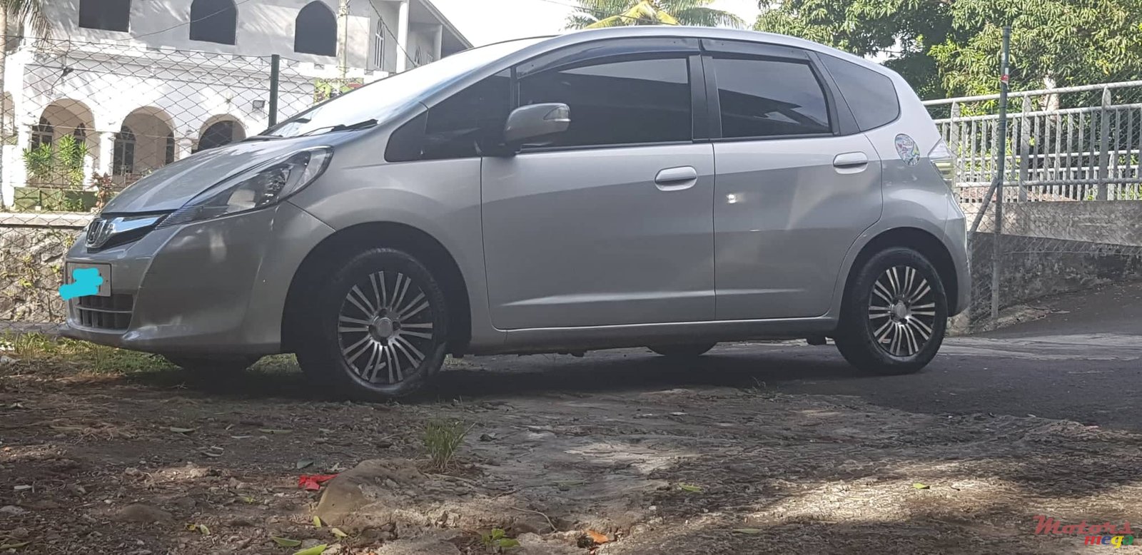 2011' Honda Fit hybrid photo #1