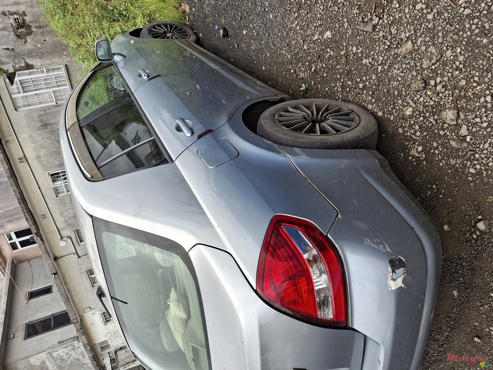 2005' Nissan Tiida photo #6