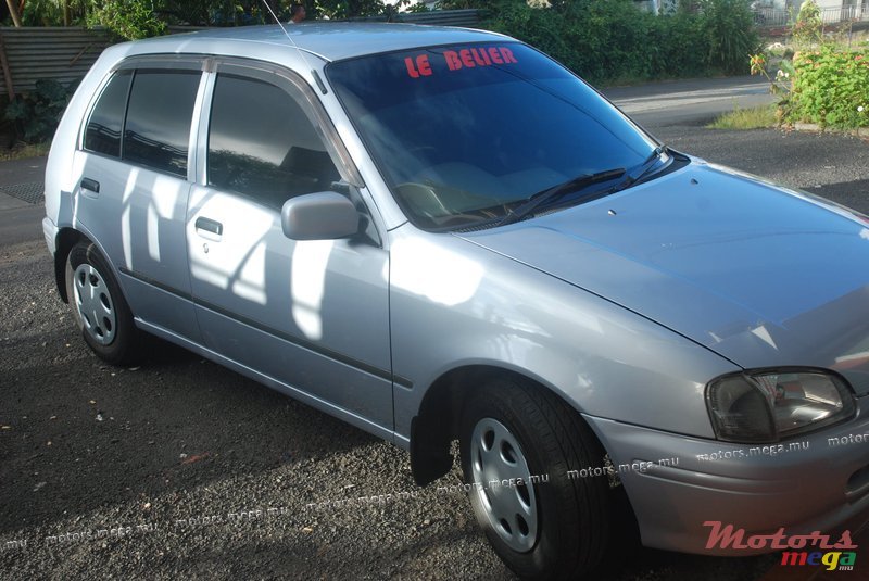 1998' Toyota Starlet photo #2