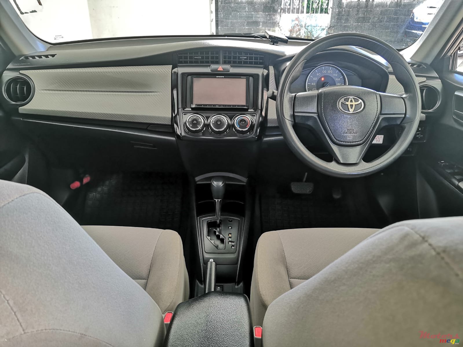 2013' Toyota Axio Private car photo #3