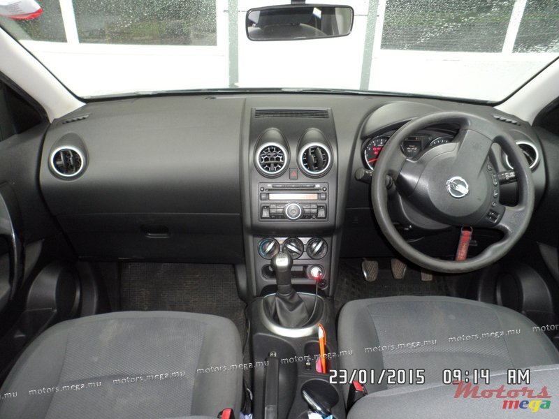 2010' Nissan Qashqai Visia photo #4