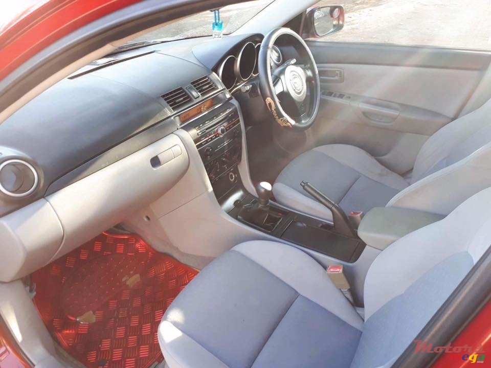 2006' Mazda 3 photo #2