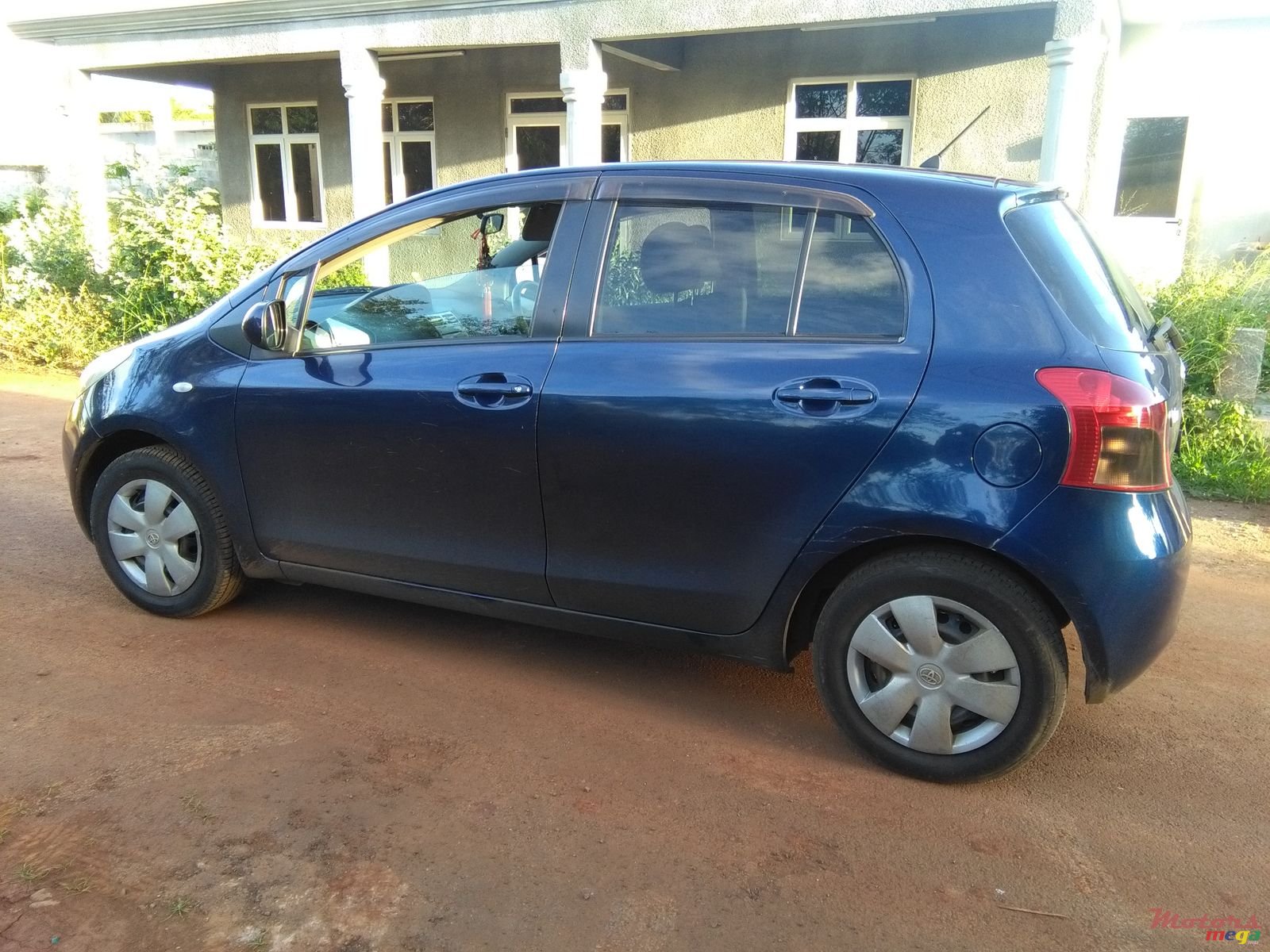 2006' Toyota Vitz Automatic photo #1