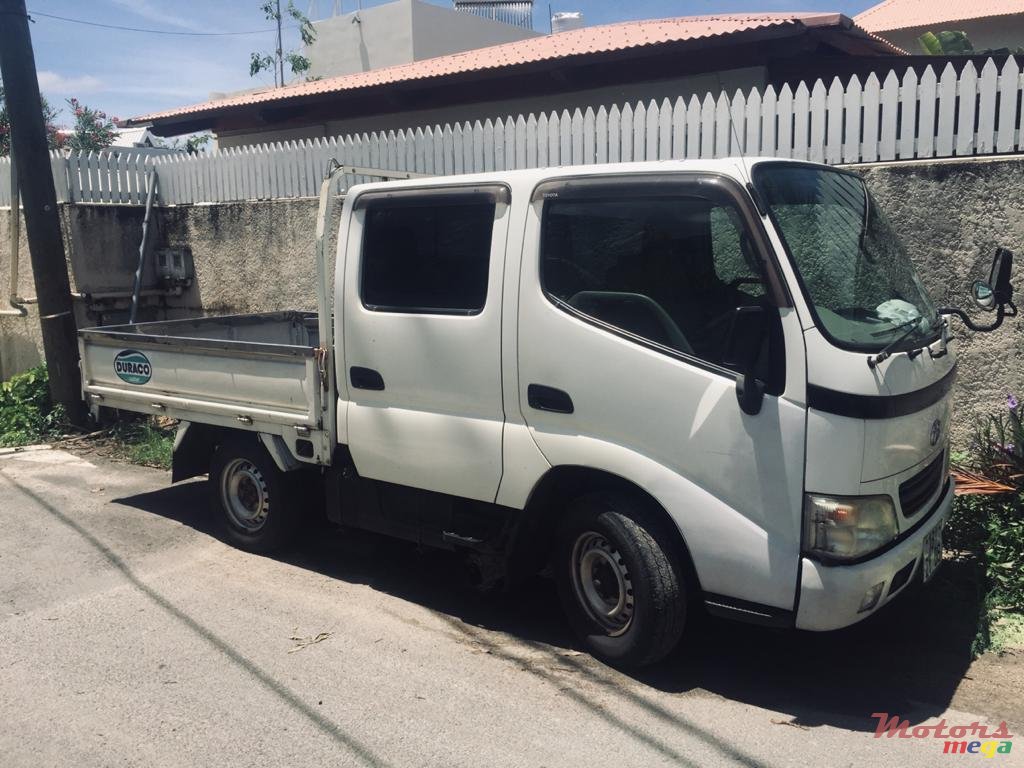 2006' Toyota Dyna photo #2