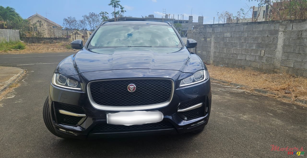 2017' Jaguar F-Pace photo #1