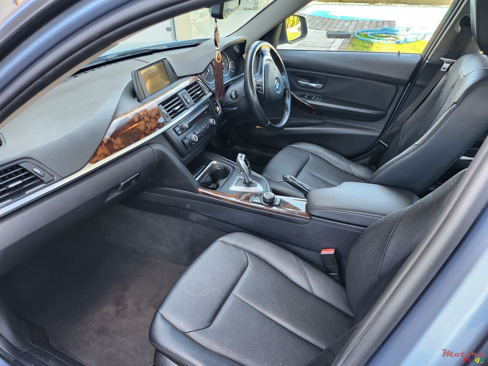 2014' BMW 316 photo #5