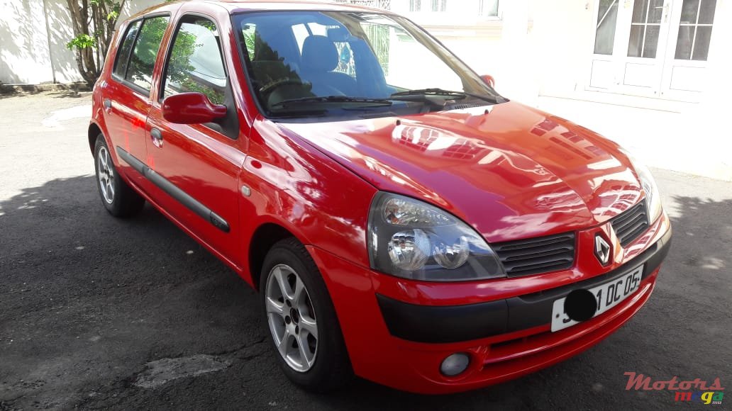 2005' Renault Clio photo #2