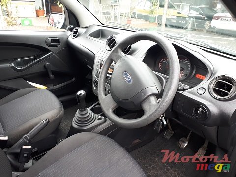 2013' Ford Figo photo #7