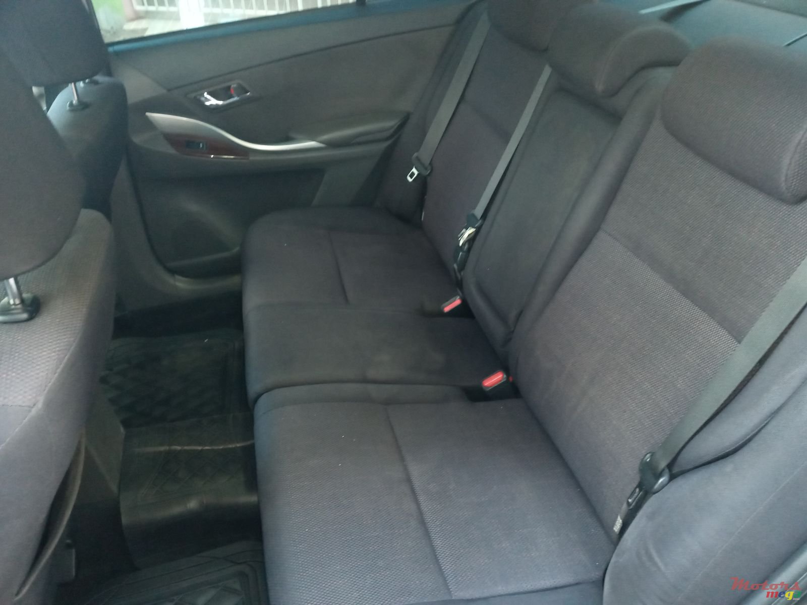 2013' Toyota Allion photo #1