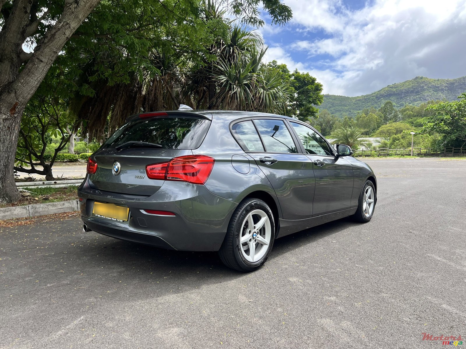 2016' BMW 118 photo #3