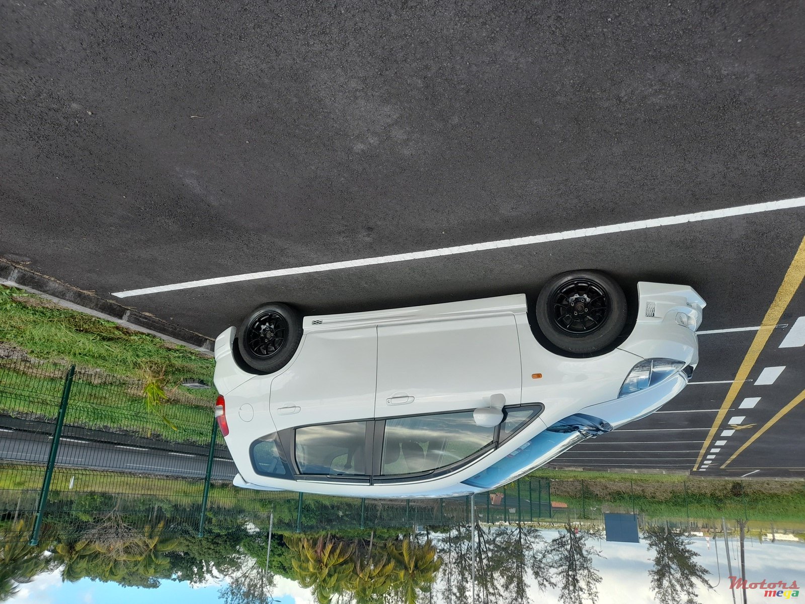 2004' Honda Jazz photo #2