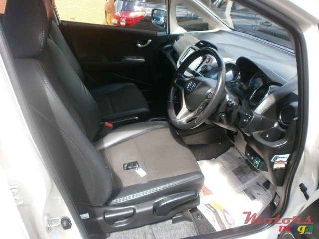 2013' Honda FIT USA fit hybrid photo #4