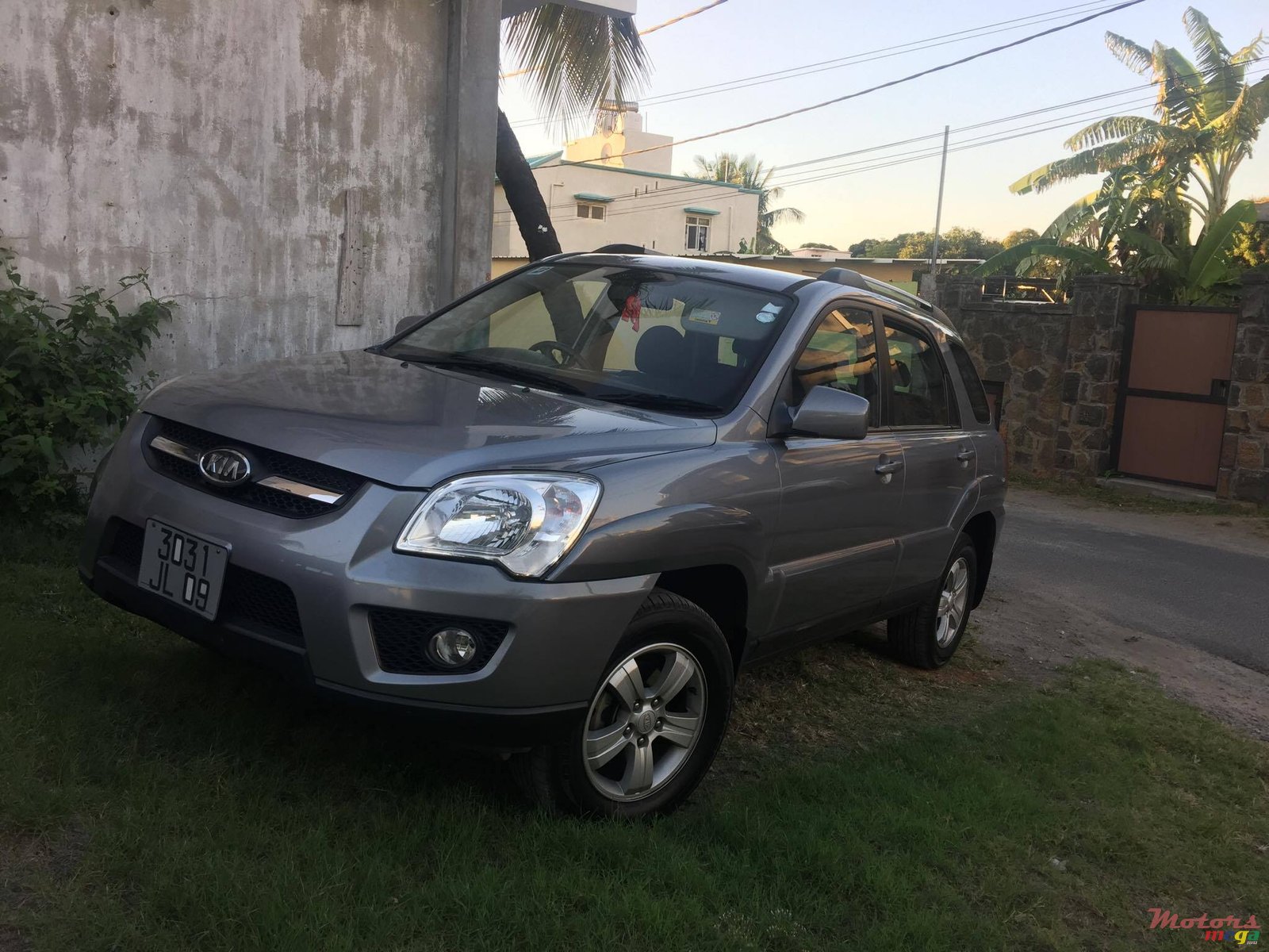 2009' Kia Sportage photo #2