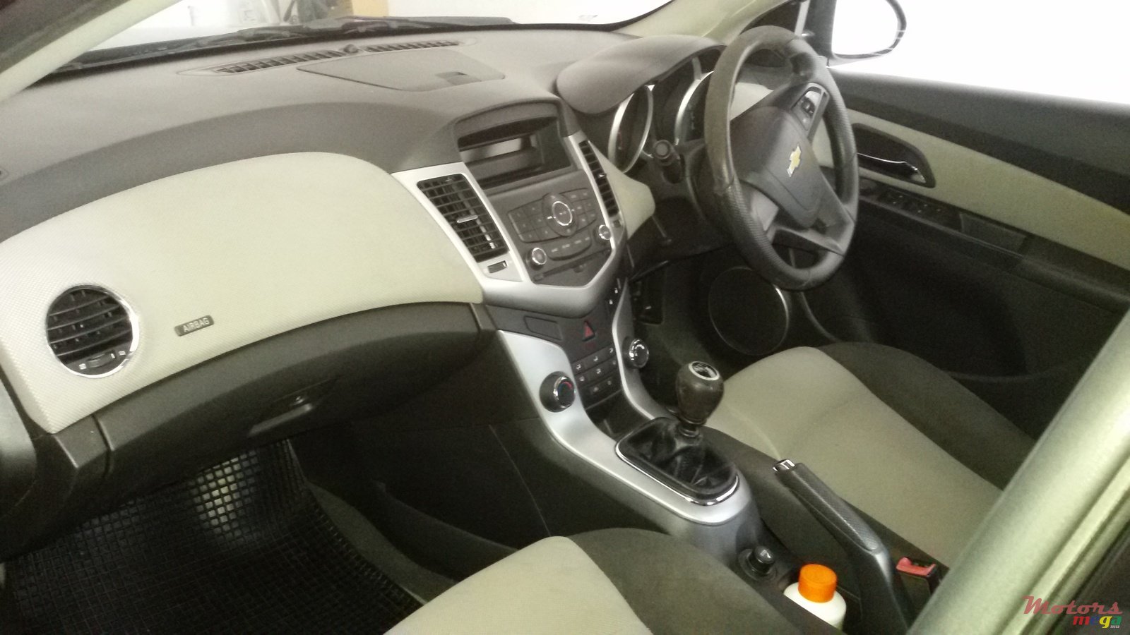 2011' Chevrolet Cruze photo #4