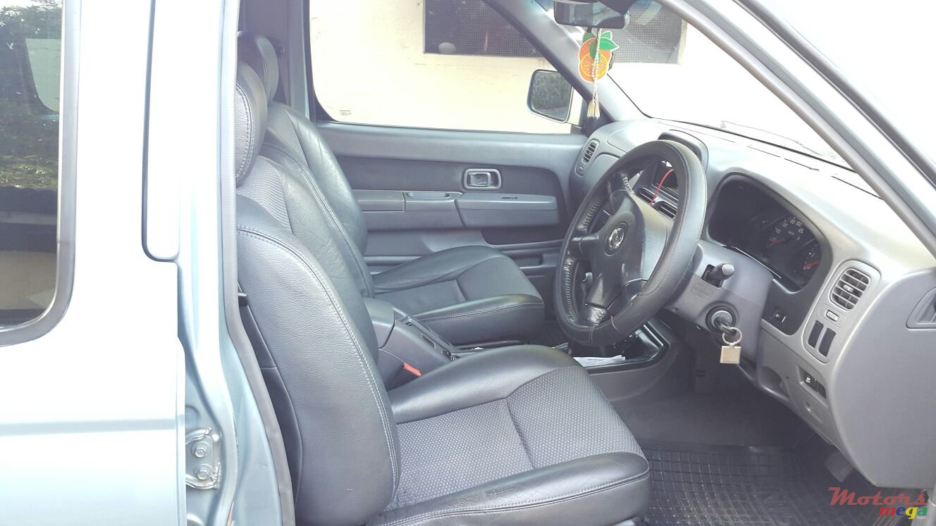 2008' Nissan Hardbody photo #4