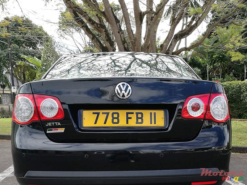 2011' Volkswagen Jetta photo #5