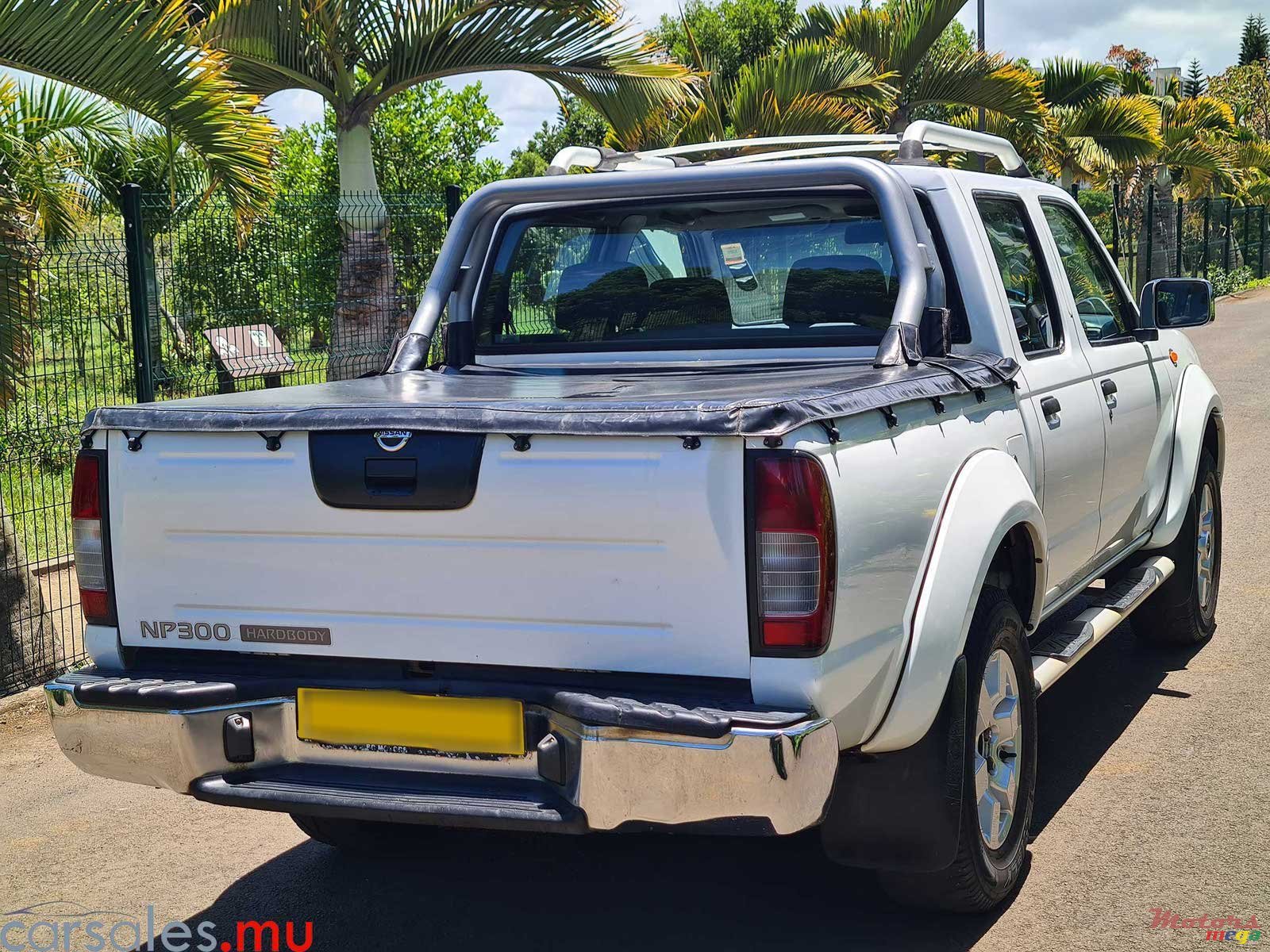 2017' Nissan NP300 photo #4