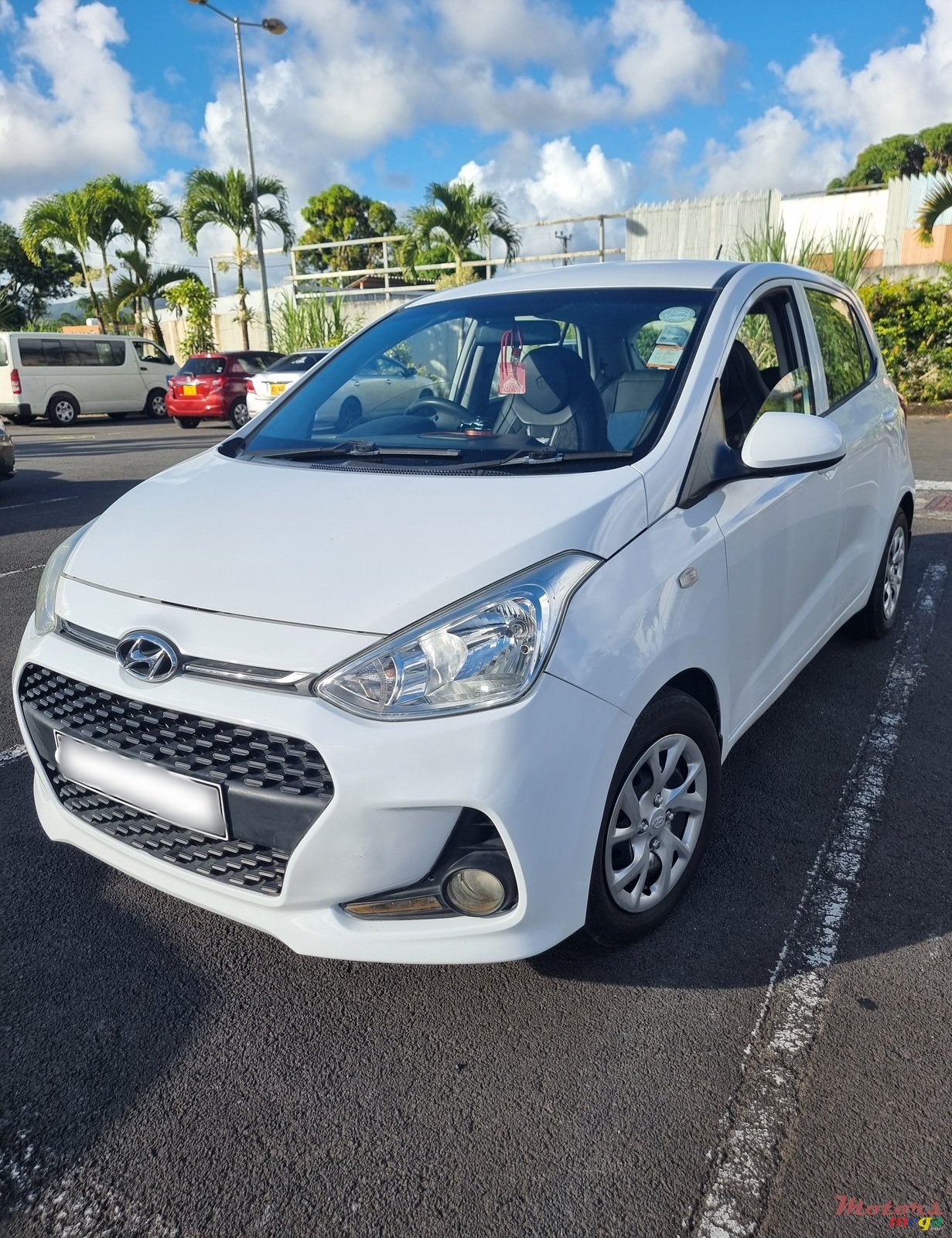 2019' Hyundai i10 Grand photo #2