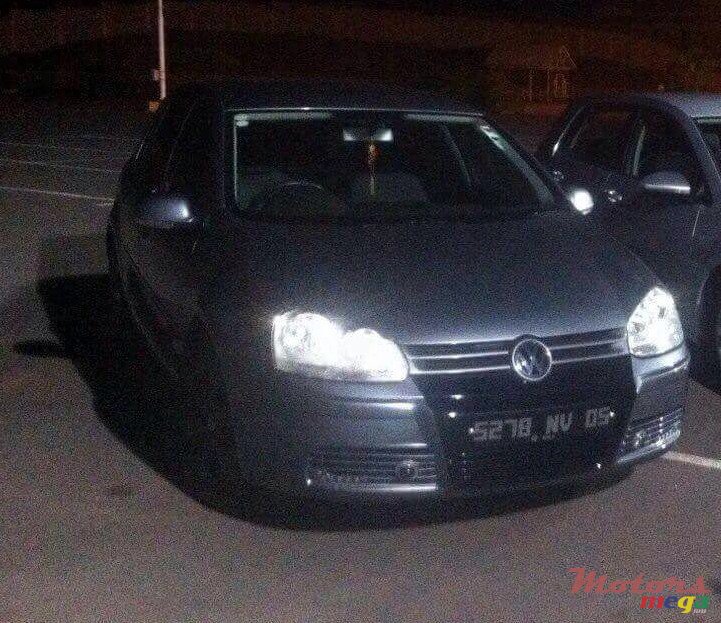 2005' Volkswagen Golf photo #1