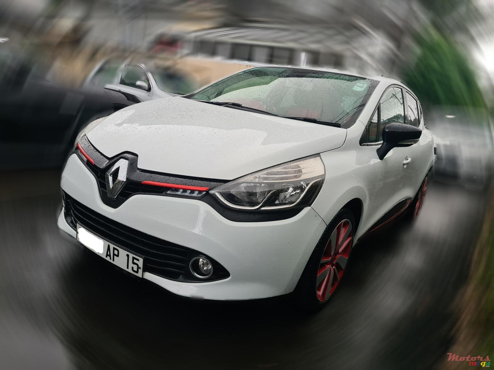 2015' Renault Clio Sport photo #3