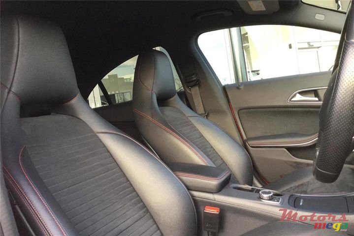 2014' Mercedes-Benz CLA 250 dorigine photo #3