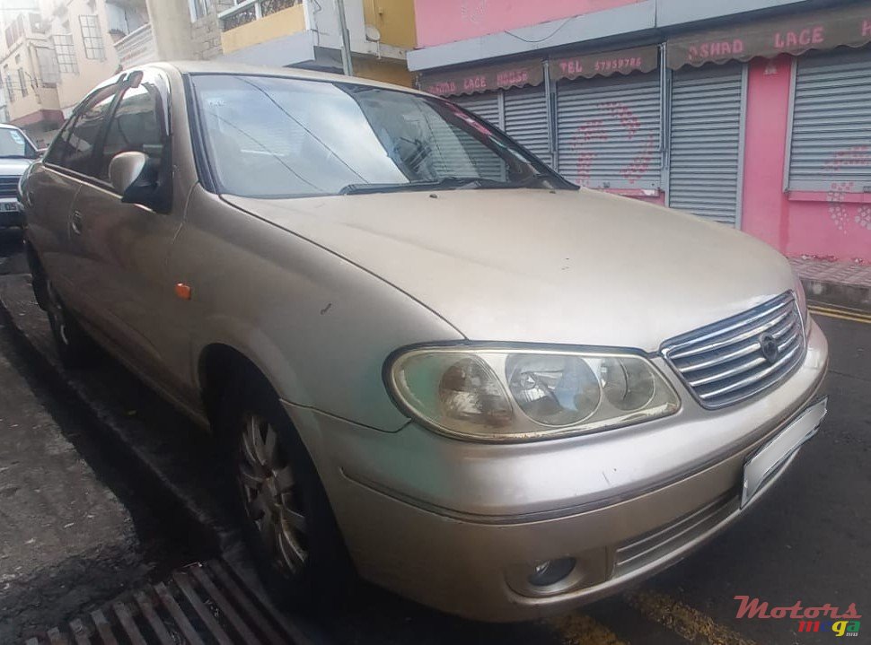2005' Nissan Sunny photo #1