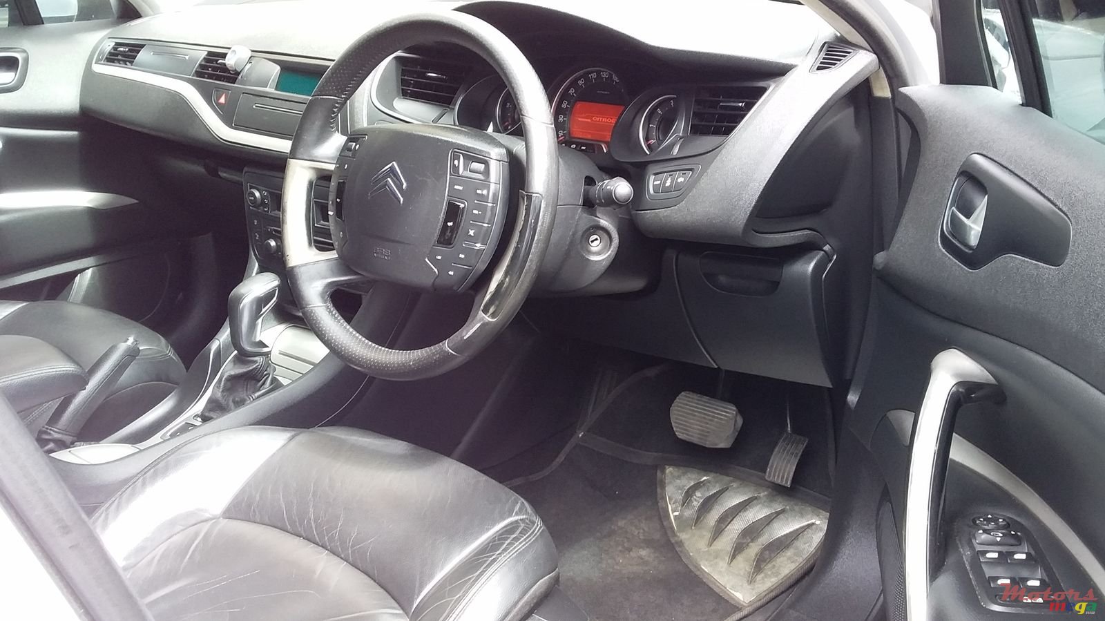 2011' Citroen C5 photo #5