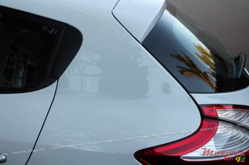 2010' Renault Megane III Turbo 130 photo #4