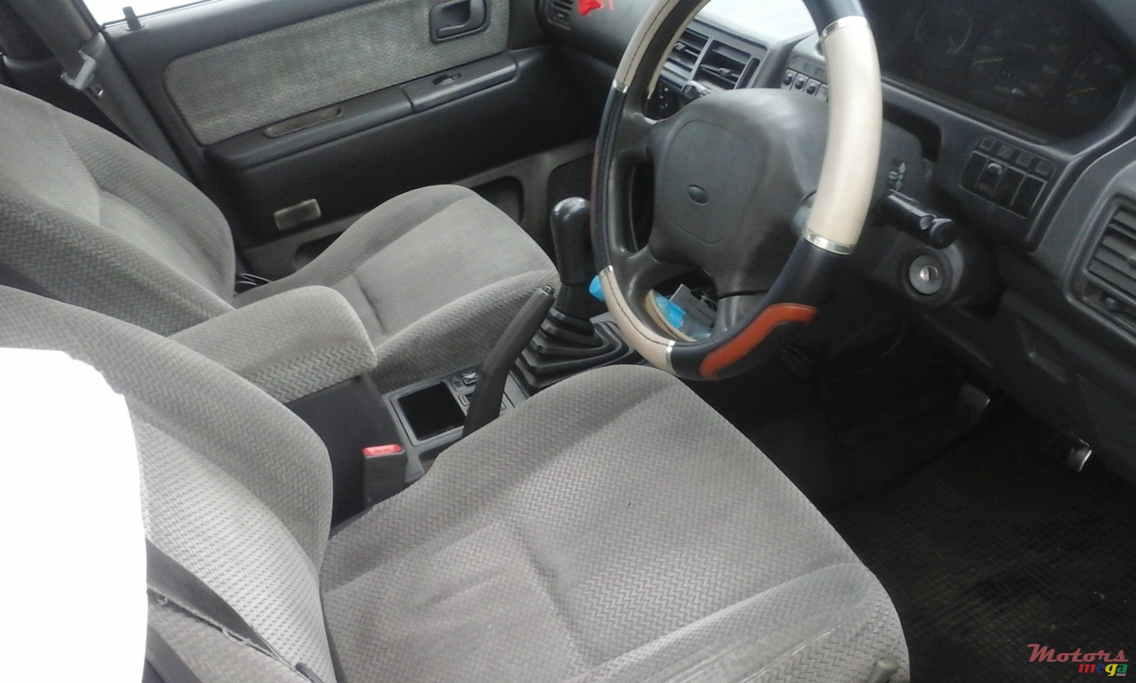 1995' Mitsubishi Chariot photo #1