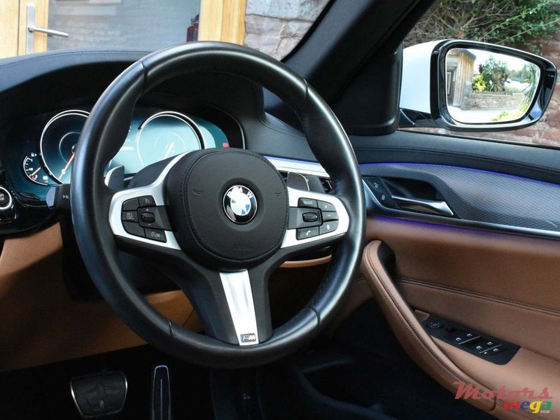 2018' BMW 530 photo #3
