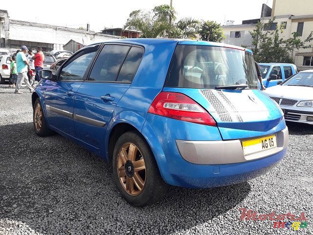 2005' Renault Megane photo #2