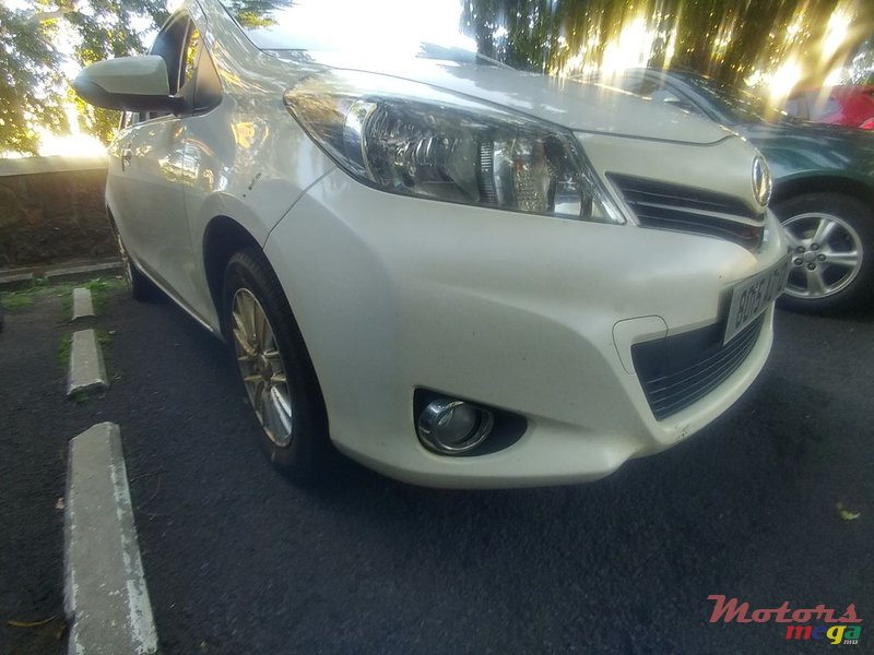 2012' Toyota Vitz photo #1