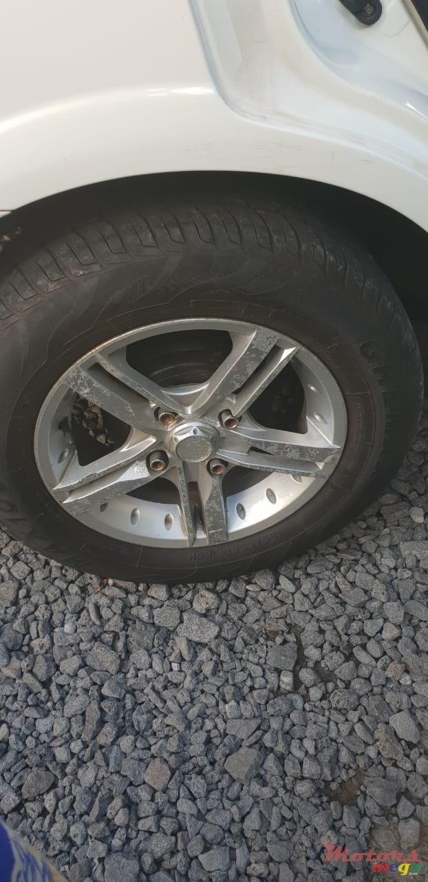 2005' Nissan Bluebird photo #3