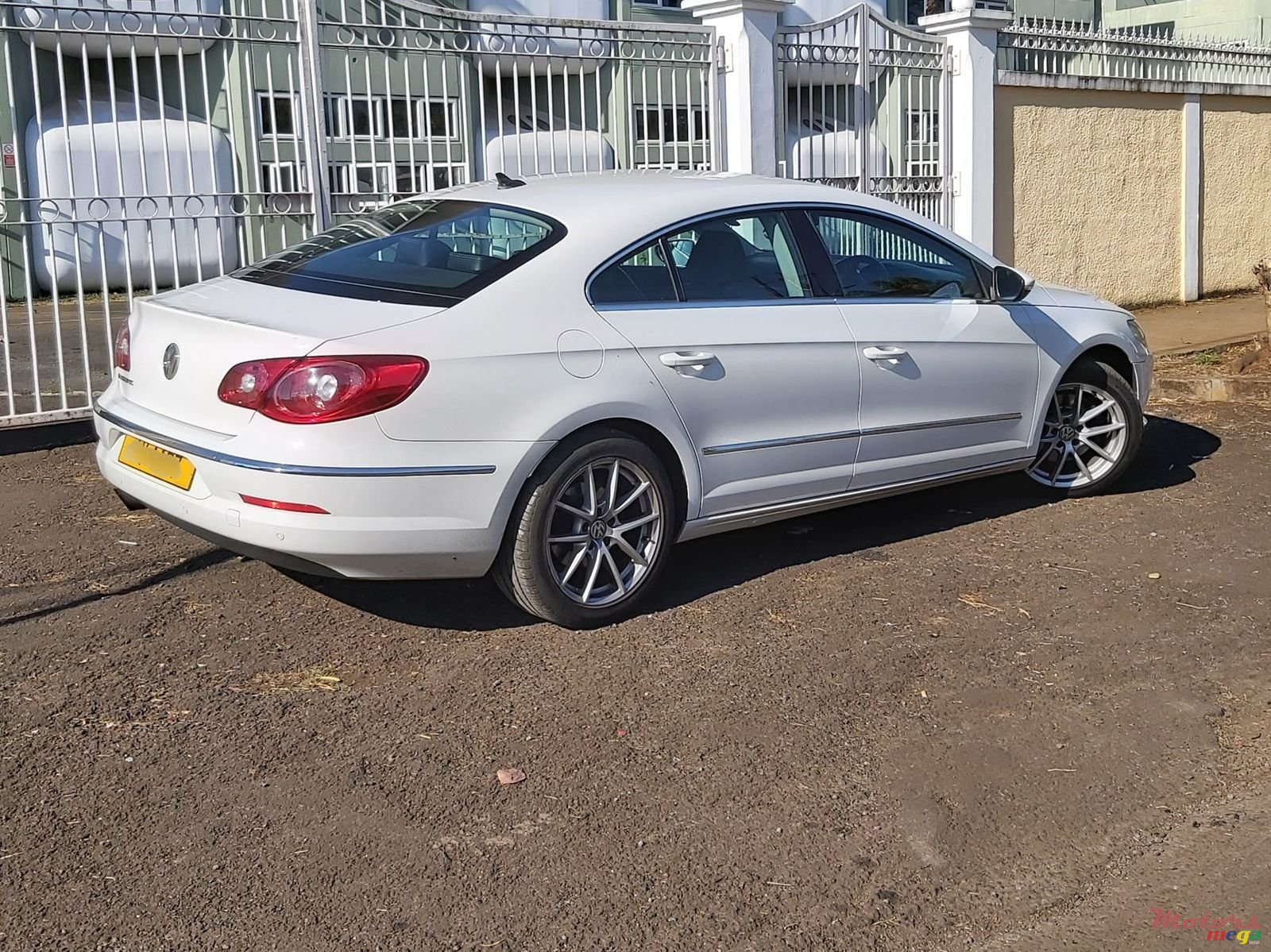 2011' Volkswagen Passat CC photo #5